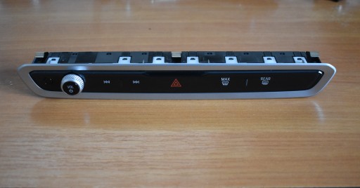 ideální stav PANEL rádia BMW G05 G06 G07 5A64198 K