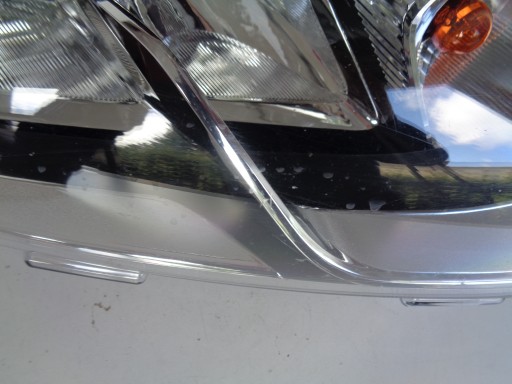 light right REFLEKTOR FORD FIESTA MK8 17