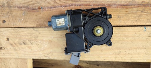 Мотор склопідйомника правий задній задні opel zafira c astra j insignia a 20951584