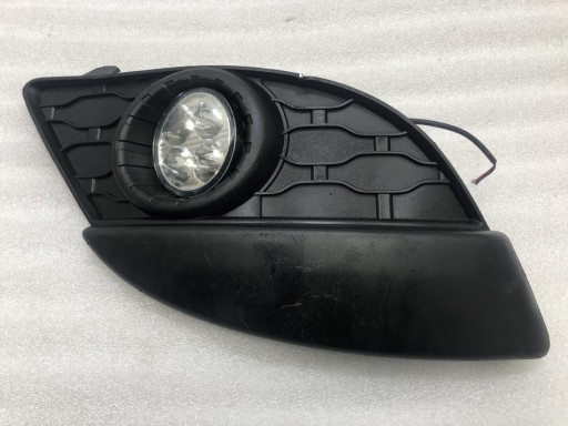 РЕШЕТКА БАМПЕРА ПРАВАЯ RENAULT TWINGO II