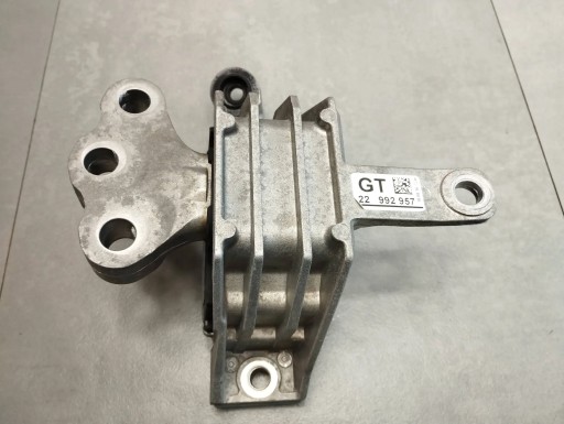 Opel Insignia A 1.6 CDTI engine mount 22992957
