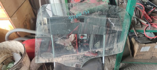 ЗАДНЕЕ ПРАВОЕ СТЕКЛО PEUGEOT 206 5D