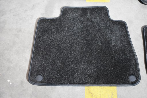 IDEALNY KOMPLET DYWANIKOW tappetini WELUROWE nero MERCEDES CLS X167 1