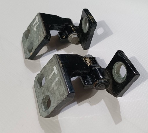 hinges hinge door tylnych rear part of left left Maserati Ghibli SQ4 2013