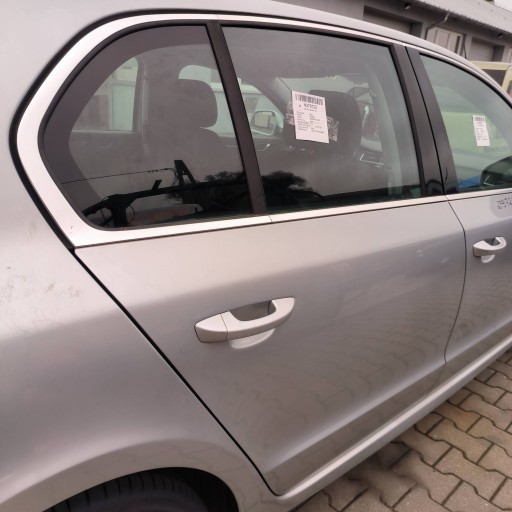 Tür rechts heck LA7W SKODA SUPERB II LIFT