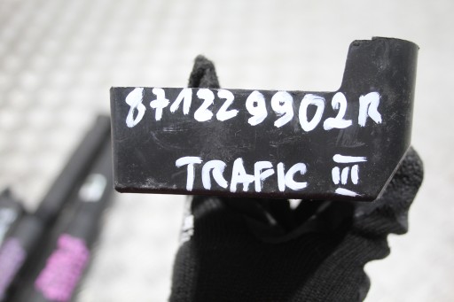 SUPPORT PLAQUE POIGNÉE TRAFIC III 3 871229902R