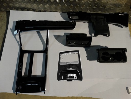 4N1857325A - ПОЛОСЫ ИДЕАЛЬНОГО ДЕКОРИРОВАНИЯ AUDI A8 4N PIANO D5 1