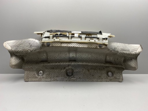 BMW M3 F80 M4 F82 тепловой щит выхлопа 8059674