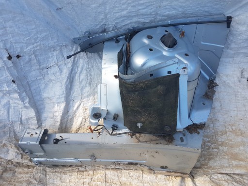 ЧЕТВЕРТЬ ПЕРЕДНЕЙ ПРАВОЙ РАМЫ MERCEDES C W204 КУПЕ