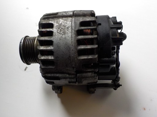 VOLKSWAGEN PASSAT B7 1.6 TDI alternator 03L903024M