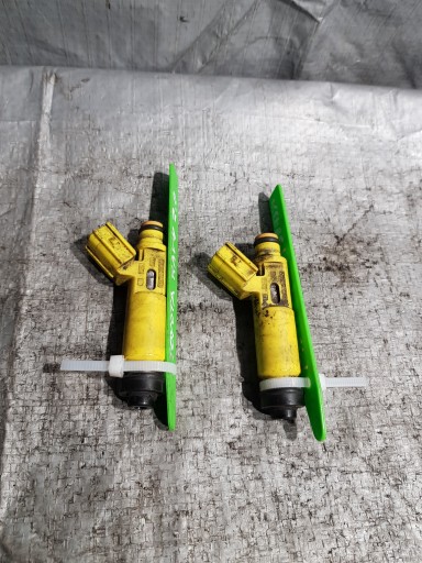 injector TOYOTA RAV4 II 2.0 VVTI 23250-28050