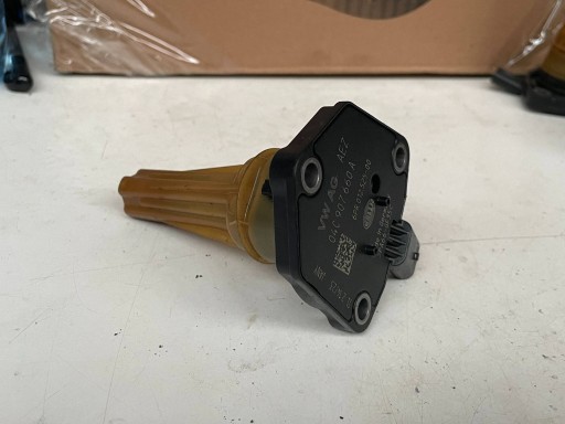 sensore Livello olio AUDI Q2 - 04C907660A @M