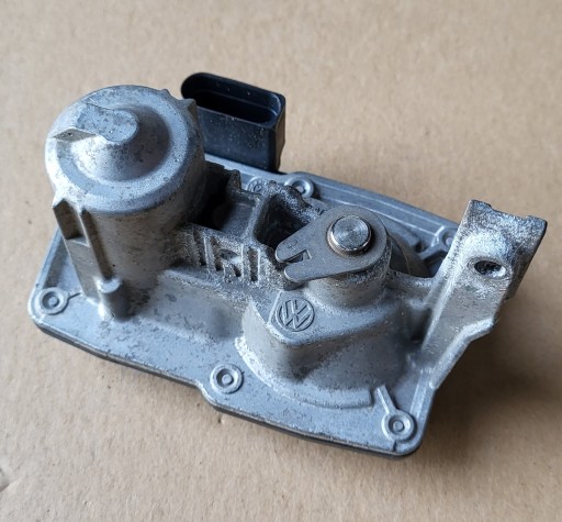 AUDI VW ВЫХЛОПНАЯ ДРОССЕЛЬНАЯ ЗАСЛОНКА 8W0253691A