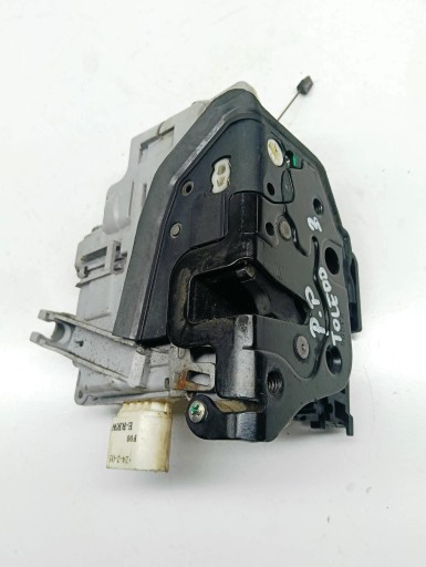 lock door right front 7 Pin Seat Toledo III 2.0 06r TDI 23D05
