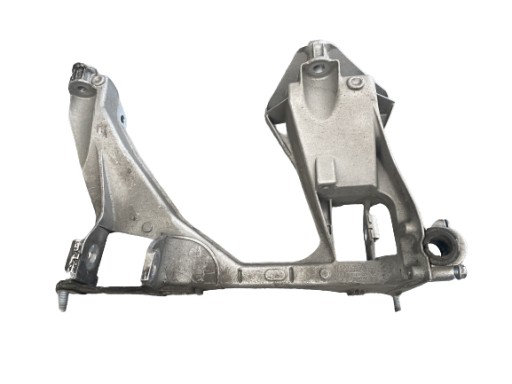 Porsche 981 кріплення задньої доріжки підйомника 98133115105