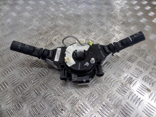 Nissan Qashqai steering wheel levers and controls ring airbag