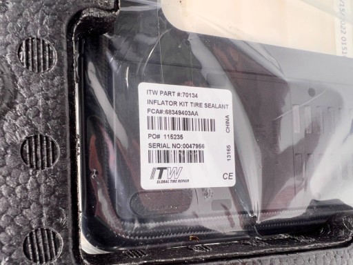 Комплект для ремонта багажника Jeep Compass II