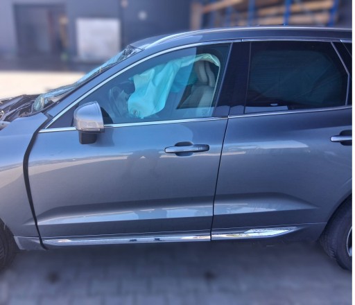 Volvo xc60 ii левая передняя дверь лак 714-16