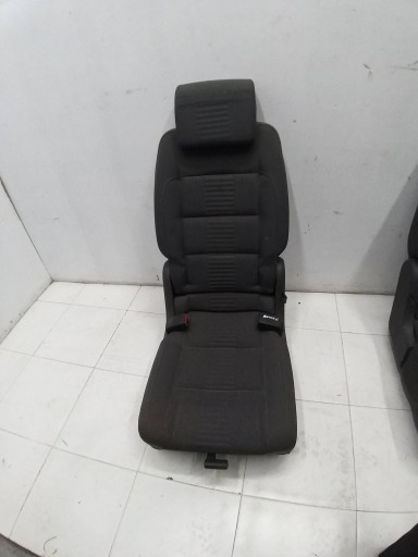 VW TOURAN 03-10R Sitz mitte heck hinten