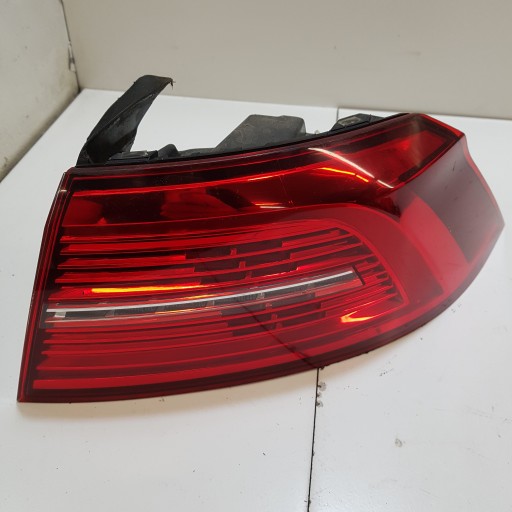 light right rear VOLKSWAGEN PASSAT B8