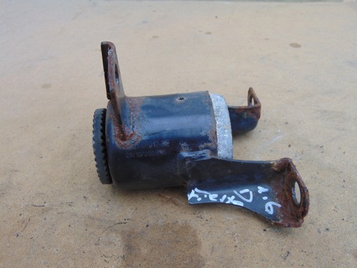 8V51-6F012-BE - ПОДУШКА ДВИГАТЕЛЯ FORD FIESTA MK7 1.5 1.6 TDCI