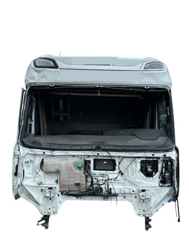 ПОВНА КАБІНА DAF XG 2023R ДВЕРІ КОНСОЛЬ ОББИВКА