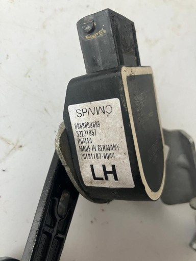 Sensor POZIOMOWANIA Leuchten vorne XC40 32221957