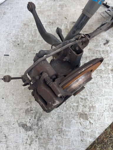 swing rear right VOLVO V60 11