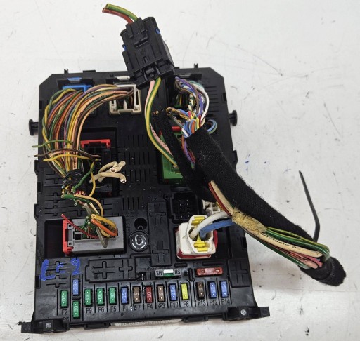 Peugeot RCZ 9666895380 BSi Unité commande confort Module fusibles