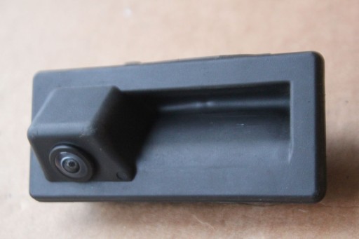 565827566 - КАМЕРА ЗАДНЕГО ВИДА КНОПКА ЗАКРЫЛКА VW ATLAS 2Q0980653B