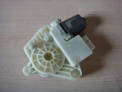 5JA959812L - Электродвигатель стеклоподъемника skoda fabia iii 9v 5j0959811k