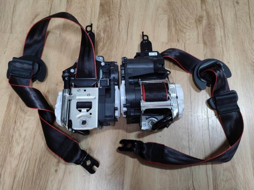 8Y0857706H - AUDI A3 8Y S LINE ремни спереди ORG красный RANT