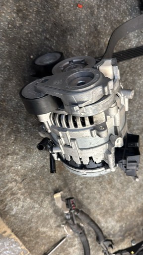 2993. ALTERNATOR VW AUDI 1,5 05E903019K