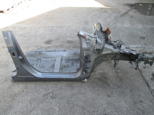 quarter right front VOLVO V40 19R
