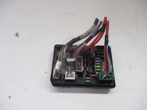 284B60956R - Блок запобіжників renault captur ii 1.0tce