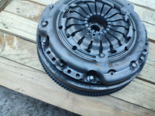 Embrayage TARCZ de pression OPEL ASTRA J 1.4T 55565497