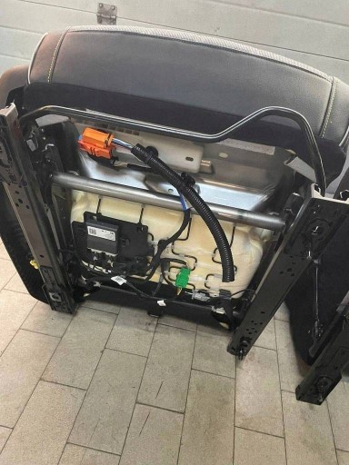 sjedalo suvozača prednji dio strana desna Renault Megane E-Tech
