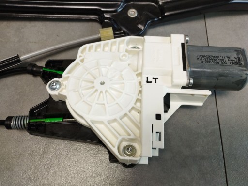 Audi A5 Sportback 8TA mechanism windows left rear part 8T8839461C