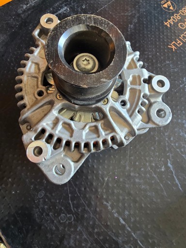 Генератор bmw 8490538 новый