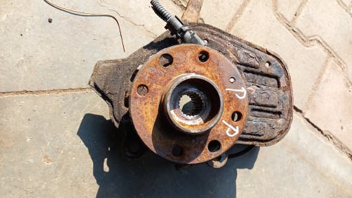 Поворотный кулак передний правый opel meriva 1.7tdi 03