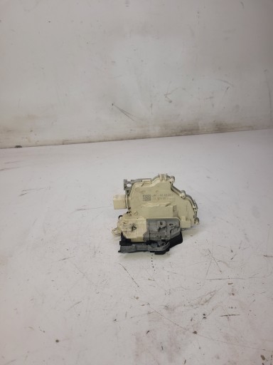 lock door left rear part AUDI A4 B9 A5 F5 4G0839015F