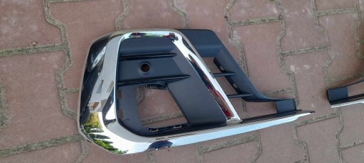 grid spoiler of a bumper AUDI A8 D5 LIFT 4N0 4N0807681 4N0807682