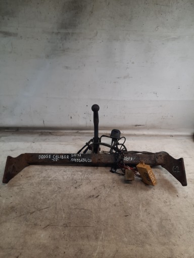 DODGE CALIBRE 2007R КРЮК 82209840