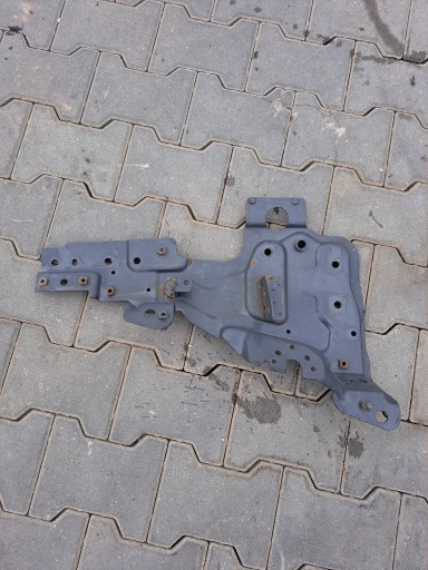 82872995 - ПРАВЕ КРІПЛЕННЯ ФАРИ VOLVO FH 4