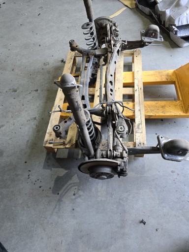 5Q0501049 - Ауді а3 8в седан задня балка підвіски 8в0