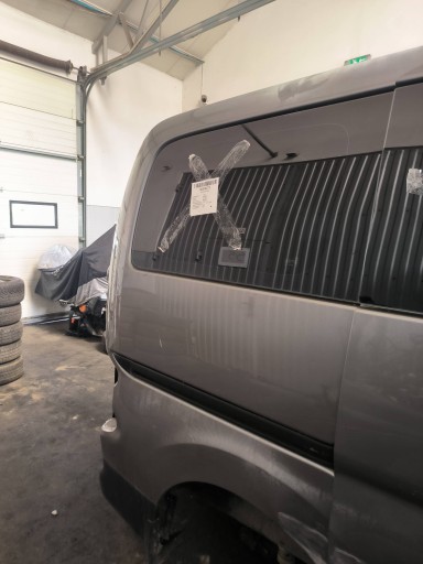 window side right rear part NISSAN NV 200