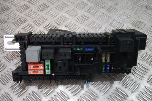 1 - Блок предохранителей mercedes w190 gt amg