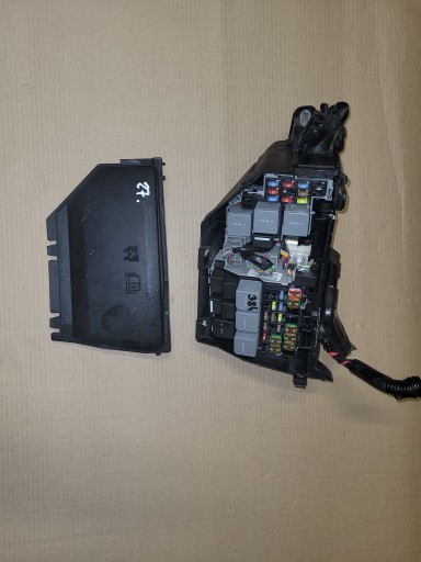 EJ32-12A690-ED - Блок запобіжників range rover evoque