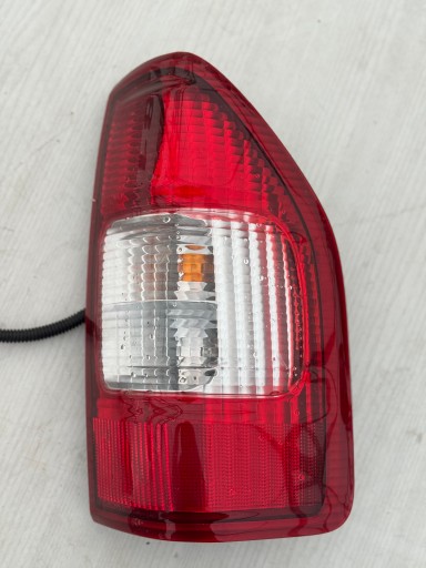 light right rear ISUZU D-MAX and 02-07 bdb