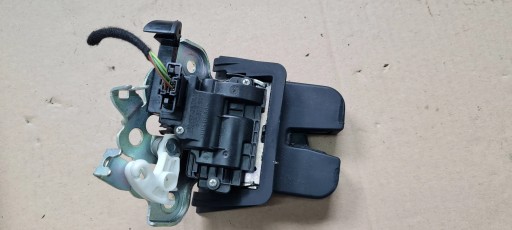 SQ5 8R Q5 lock bonnet boot rear part 8R0827505